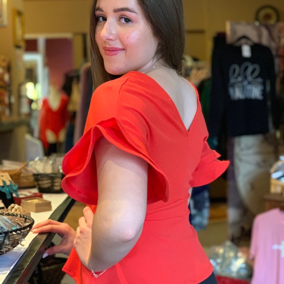 NWT Red Short Sleeve V neckline Top Size M - Picture 7 of 9